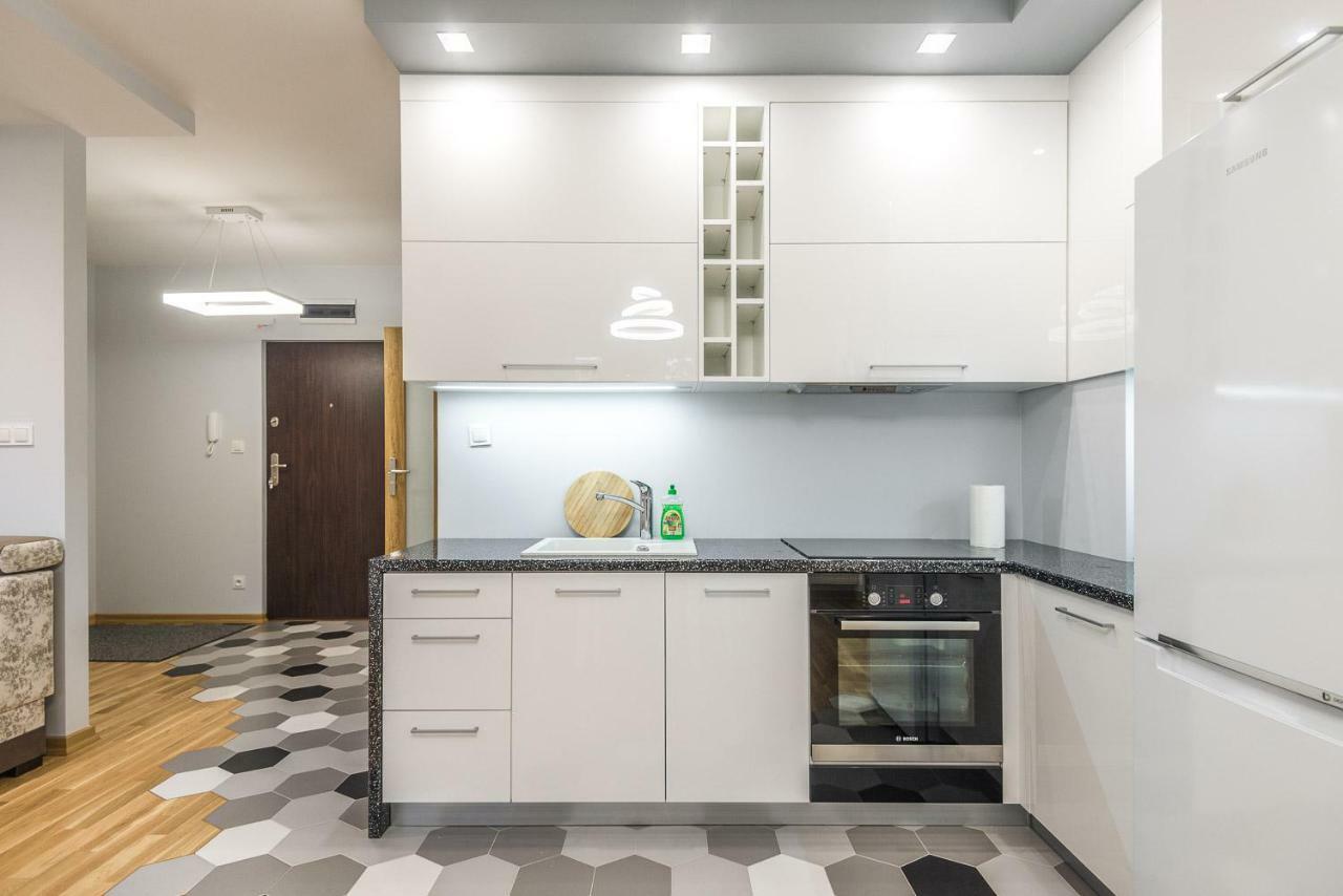 Apartament 48M W Centrum Grojca Grojec  Eksteriør billede
