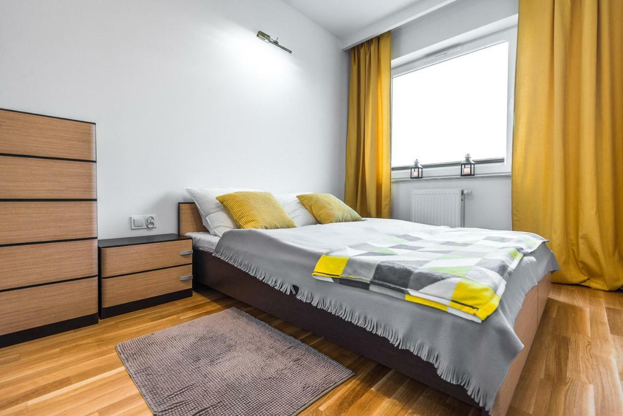 Apartament 48M W Centrum Grojca Grojec  Eksteriør billede